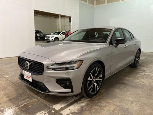2025 Volvo S60 B5 Core