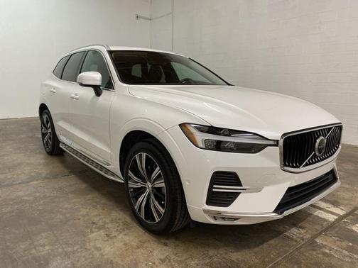 2023 Volvo XC60 B5 Plus Bright Theme
