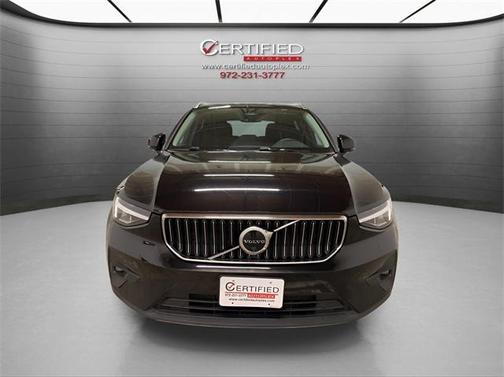 2025 Volvo XC40 B5 Plus Bright Theme