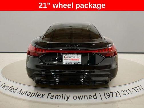 Mythos Black Metallic 2024 Audi e-tron GT Prestige quattro