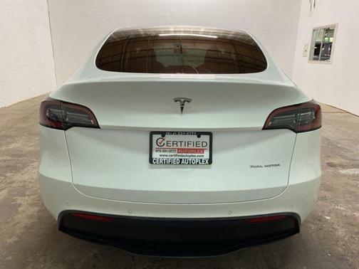 2022 Tesla Model Y Long Range Dual Motor All-Wheel Drive