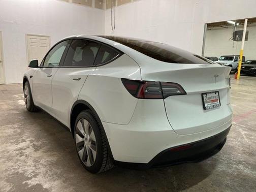 2022 Tesla Model Y Long Range Dual Motor All-Wheel Drive