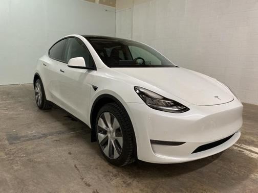 2022 Tesla Model Y Long Range Dual Motor All-Wheel Drive