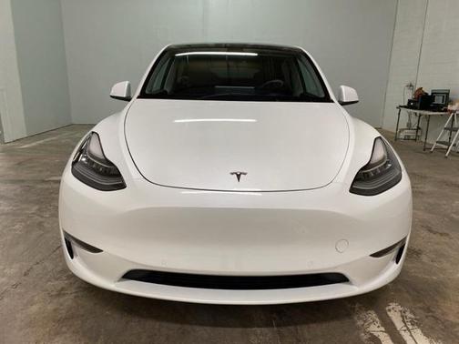 2022 Tesla Model Y Long Range Dual Motor All-Wheel Drive