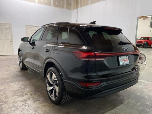 2025 Audi Q6 e-tron Premium Plus quattro