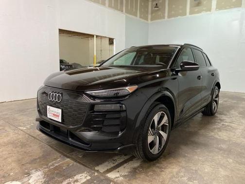 2025 Audi Q6 e-tron Premium Plus quattro