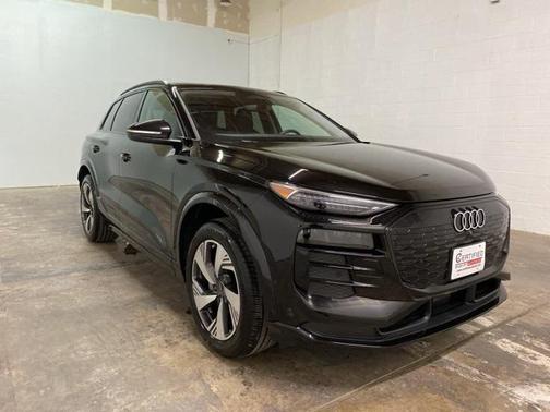 2025 Audi Q6 e-tron Premium Plus quattro