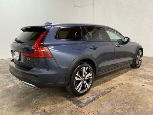 Denim Blue Metallic 2025 Volvo V60 Cross Country Plus, B5 AWD Gas (mild hybrid)