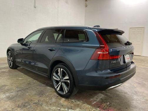Denim Blue Metallic 2025 Volvo V60 Cross Country Plus, B5 AWD Gas (mild hybrid)