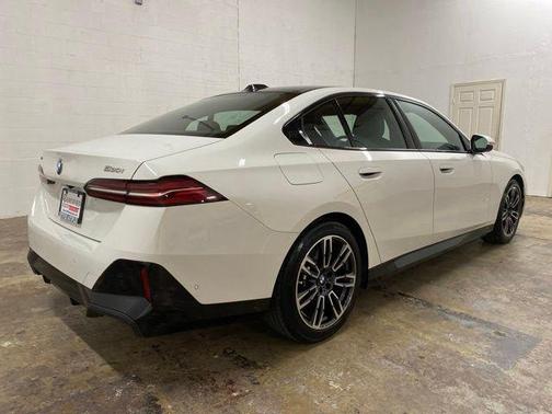Alpine White 2026 BMW 530 i xDrive