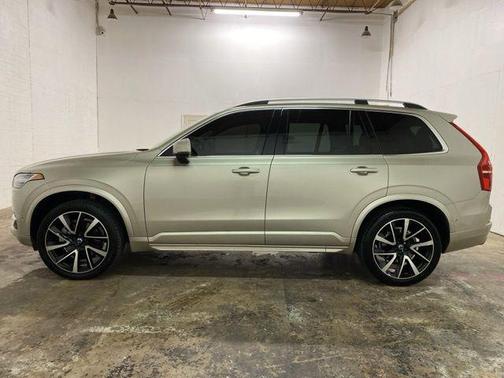 Sand Metallic 2018 Volvo XC90 T6 Momentum