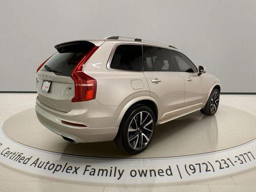 Sand Metallic 2018 Volvo XC90 T6 Momentum