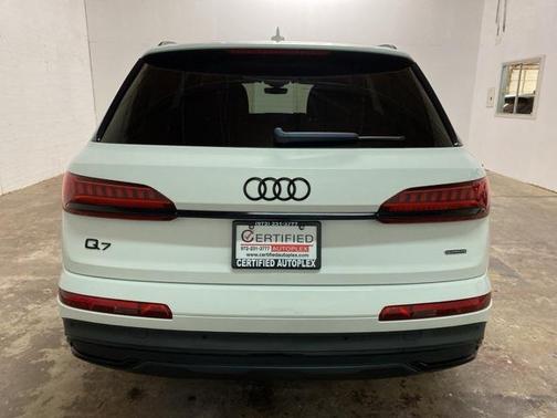 2022 Audi Q7 45 Premium Plus