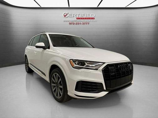 2022 Audi Q7 45 Premium Plus