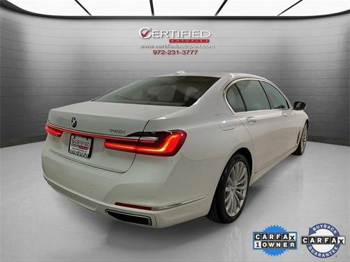 2022 BMW 740 i