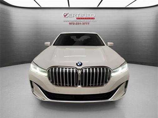 2022 BMW 740 i