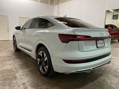 2022 Audi e-tron Sportback S line Premium Plus