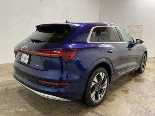 2021 Audi e-tron Premium