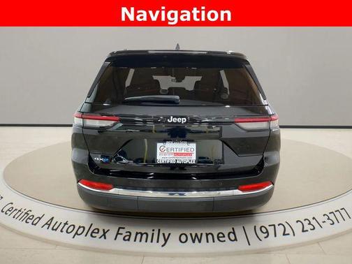Diamond Black Crystal Pearlcoat 2024 Jeep Grand Cherokee 4xe Base