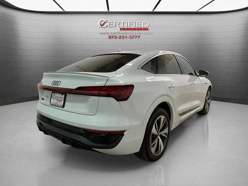 2024 Audi Q8 e-tron Premium