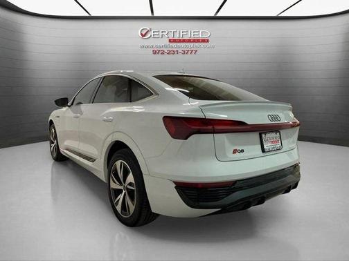 2024 Audi Q8 e-tron Premium