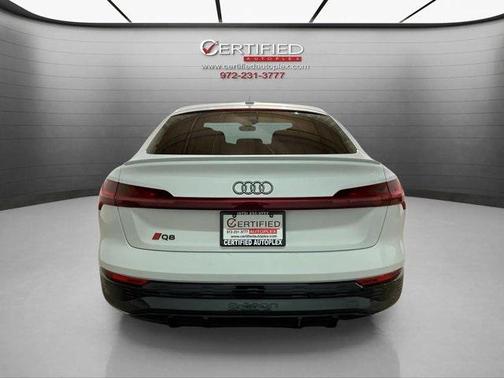 2024 Audi Q8 e-tron Premium