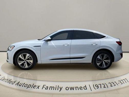 Glacier White Metallic 2024 Audi Q8 e-tron Premium