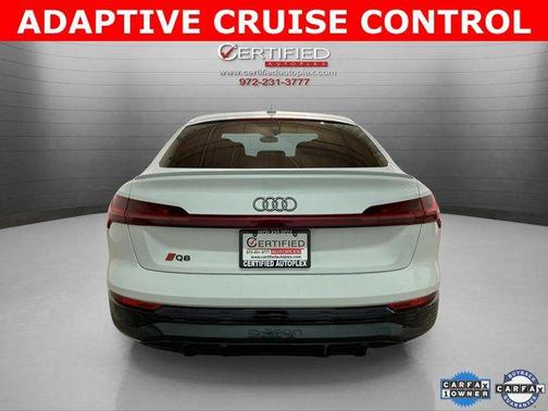 Glacier White Metallic 2024 Audi Q8 e-tron Premium