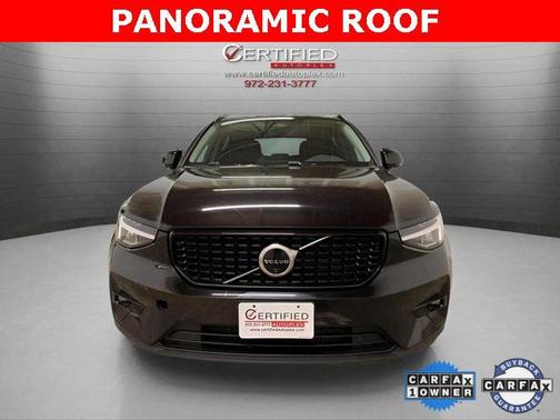 2025 Volvo XC40 B5 Plus Dark Theme