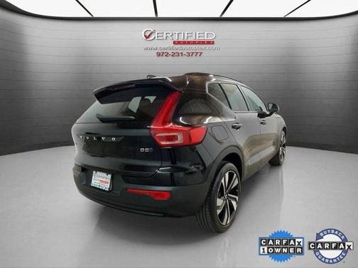 2025 Volvo XC40 B5 Plus Dark Theme