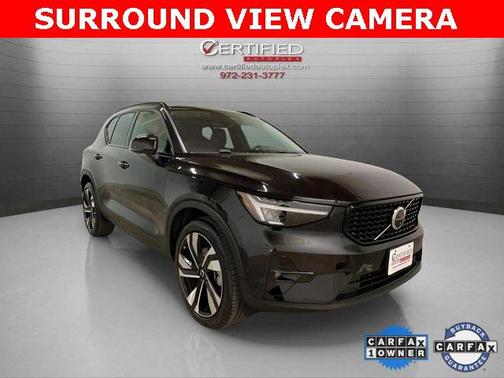 2025 Volvo XC40 B5 Plus Dark Theme