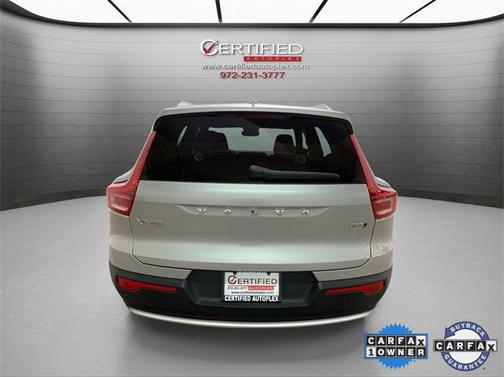 2025 Volvo XC40 B5 Core Bright Theme