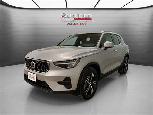 2025 Volvo XC40 B5 Core Bright Theme
