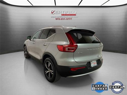 2025 Volvo XC40 B5 Core Bright Theme