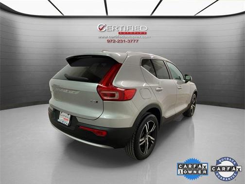 2025 Volvo XC40 B5 Core Bright Theme