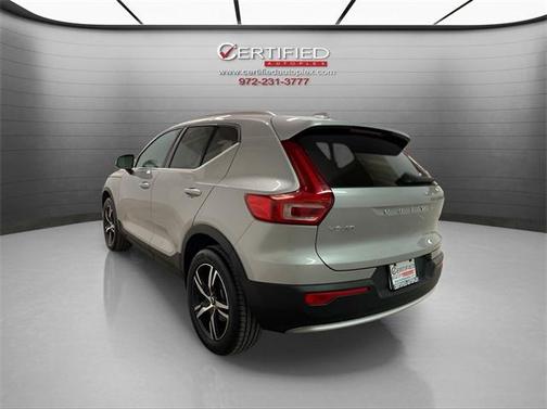 2025 Volvo XC40 B5 Core Bright Theme