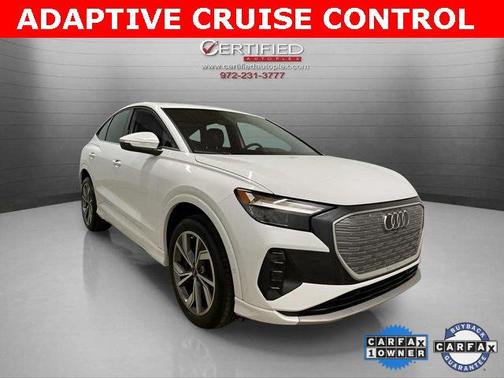 2022 Audi e-tron Premium Plus