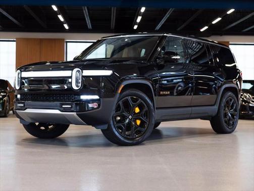 2023 Rivian R1S Adventure