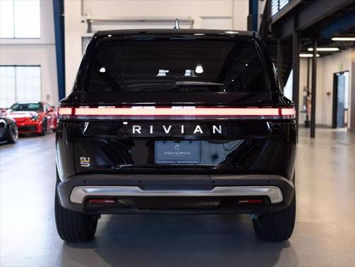 2023 Rivian R1S Adventure