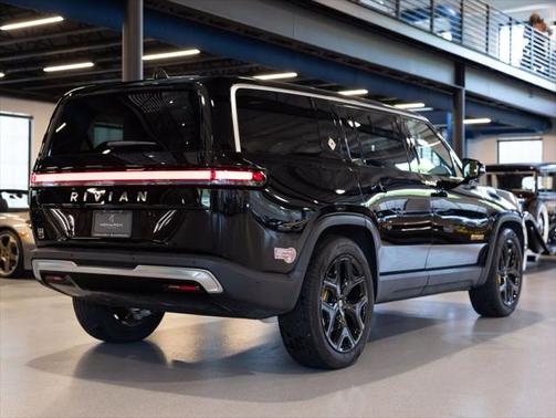 2023 Rivian R1S Adventure