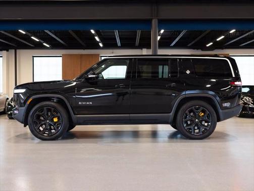 2023 Rivian R1S Adventure