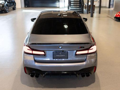2022 BMW M5 Base