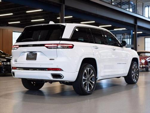 2022 Jeep Grand Cherokee Overland