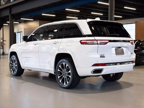 2022 Jeep Grand Cherokee Overland
