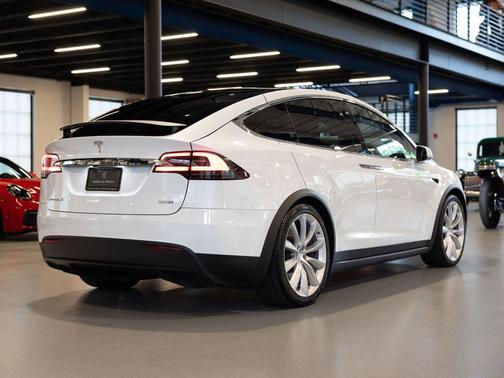 2017 Tesla Model X 90D