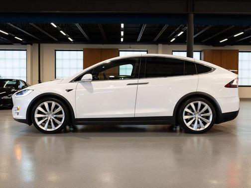 2017 Tesla Model X 90D