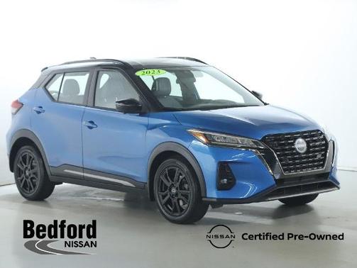 2 Tone Blue / Black 2023 Nissan Kicks SR