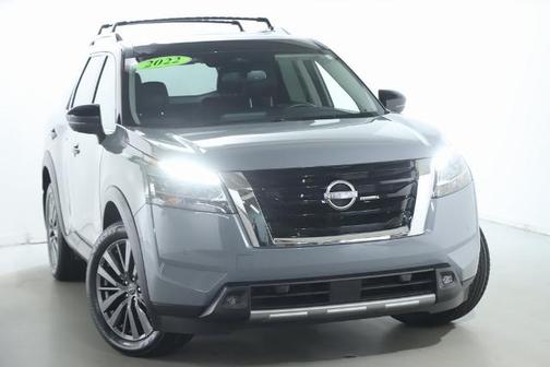 2022 Nissan Pathfinder SL