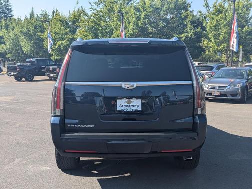 2018 Cadillac Escalade Luxury