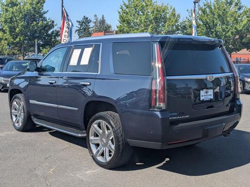2018 Cadillac Escalade Luxury